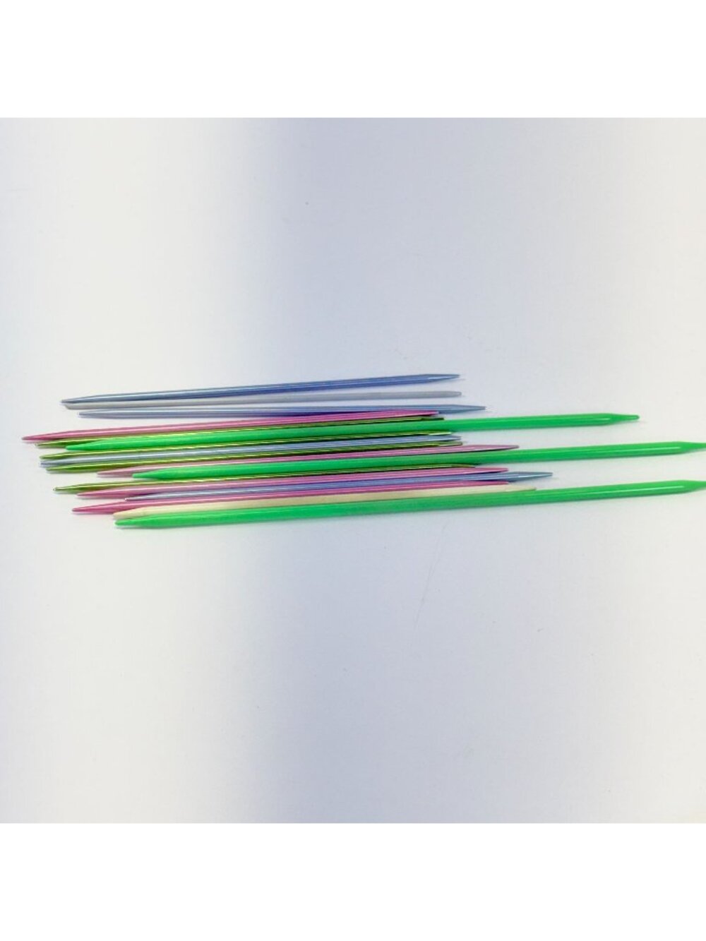 Set Of 17 Multi-Colored Plastic Metal Double Knitting Needles